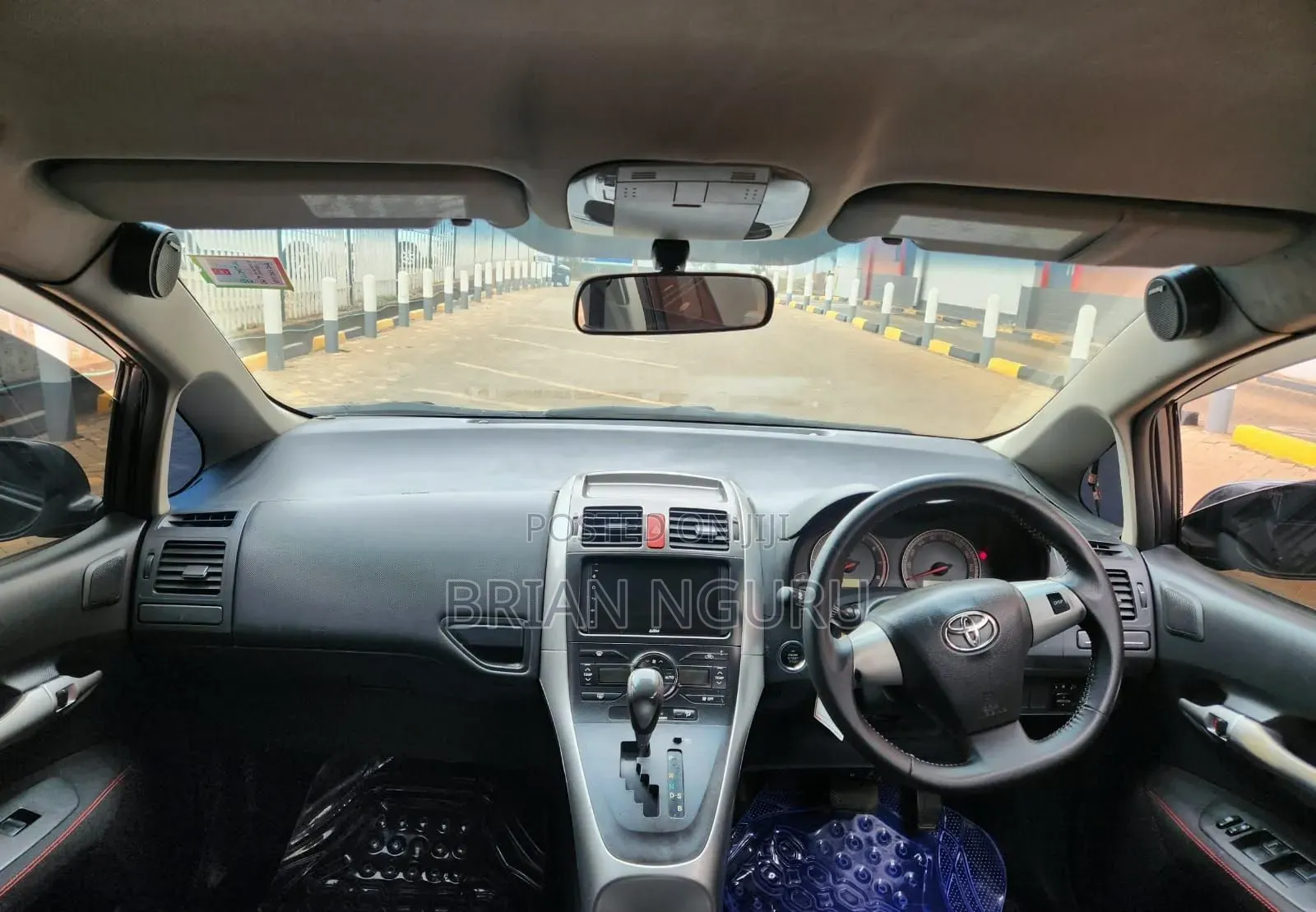 Toyota Auris 2010 Gray