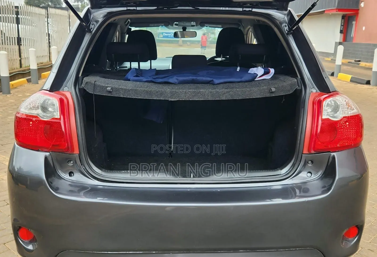 Toyota Auris 2010 Gray