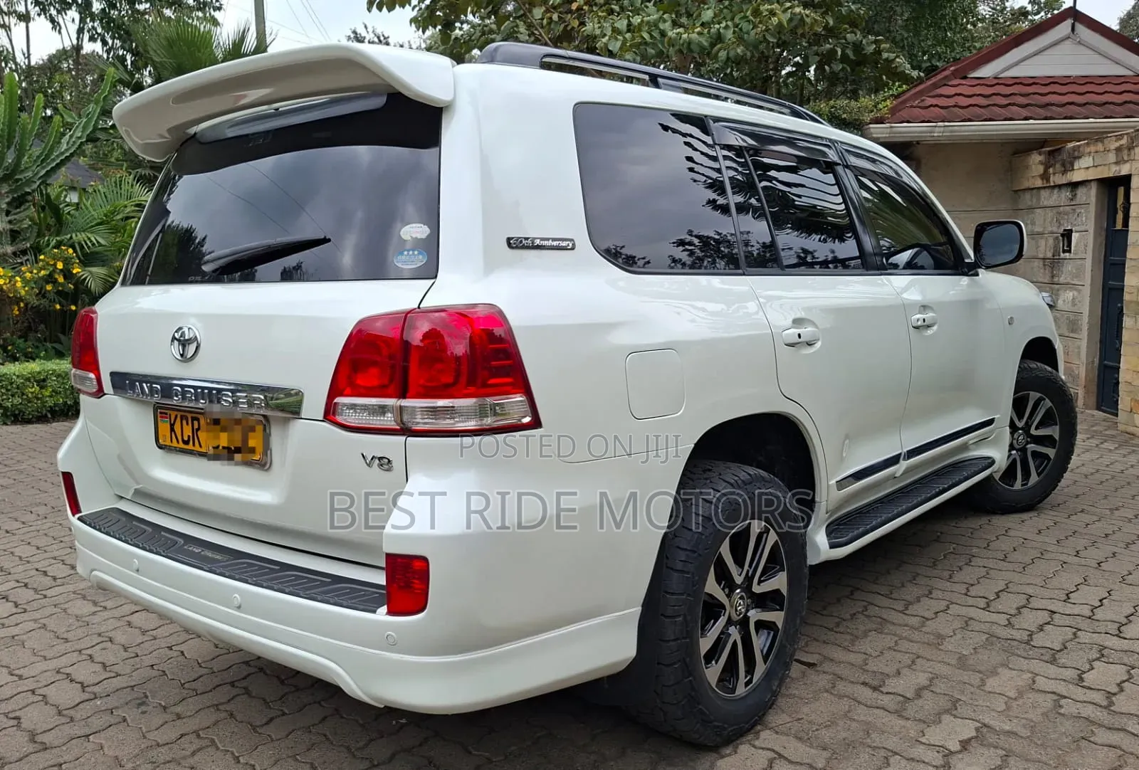 Toyota Land Cruiser 4.6 V8 ZX 2011 White