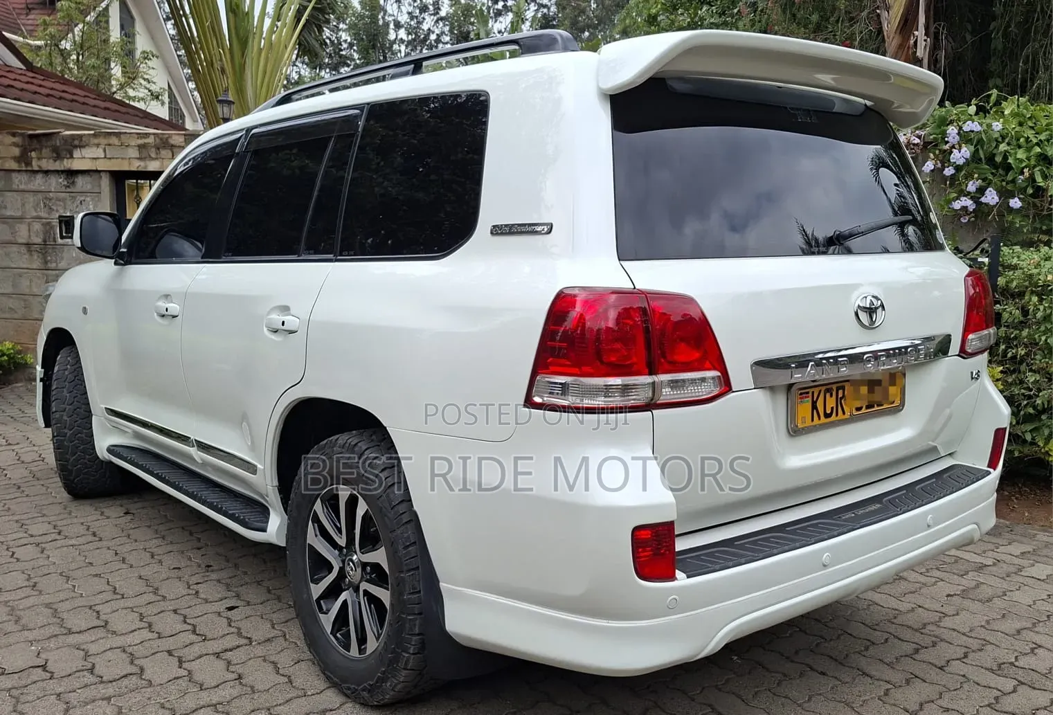 Toyota Land Cruiser 4.6 V8 ZX 2011 White