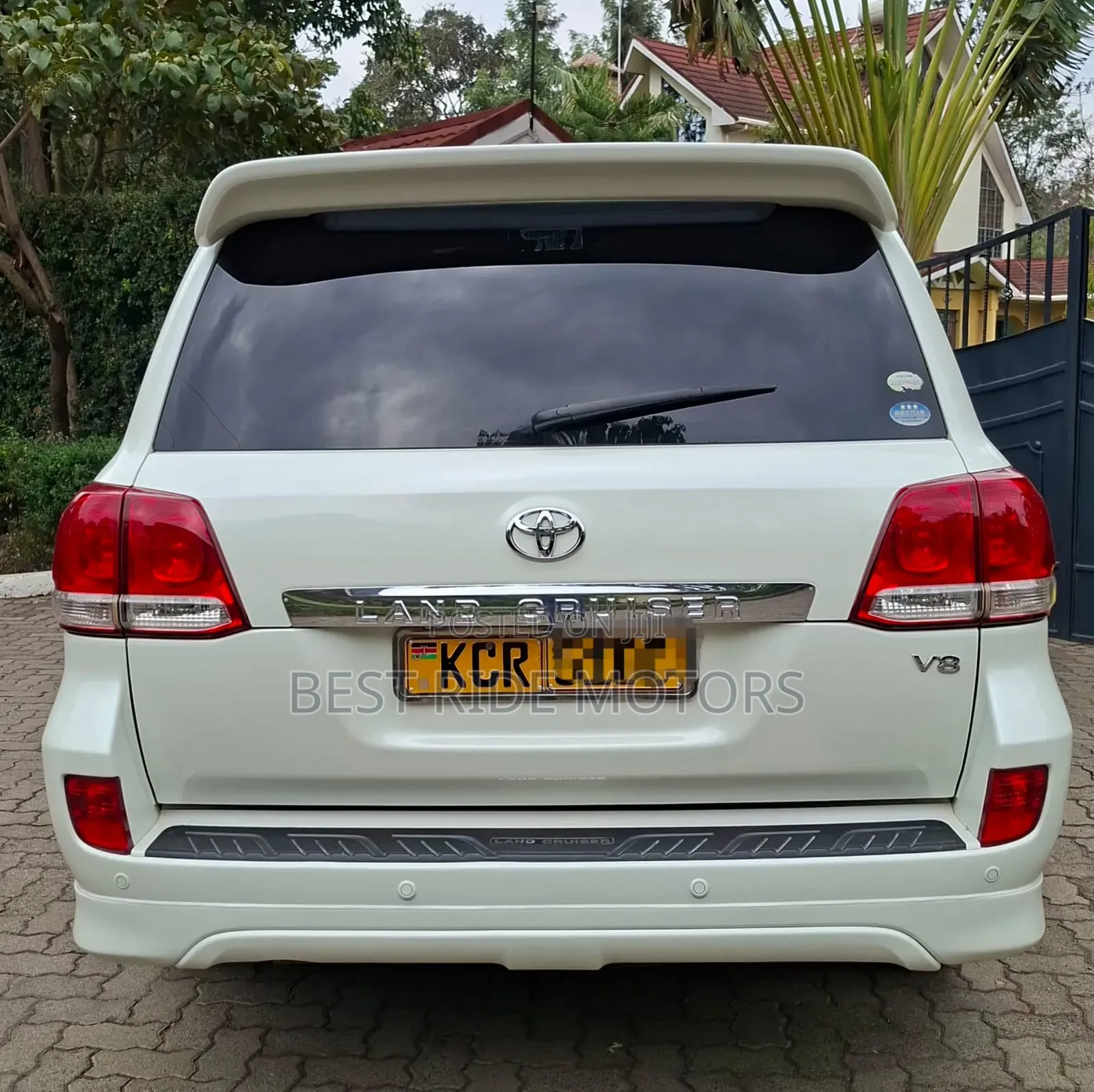 Toyota Land Cruiser 4.6 V8 ZX 2011 White