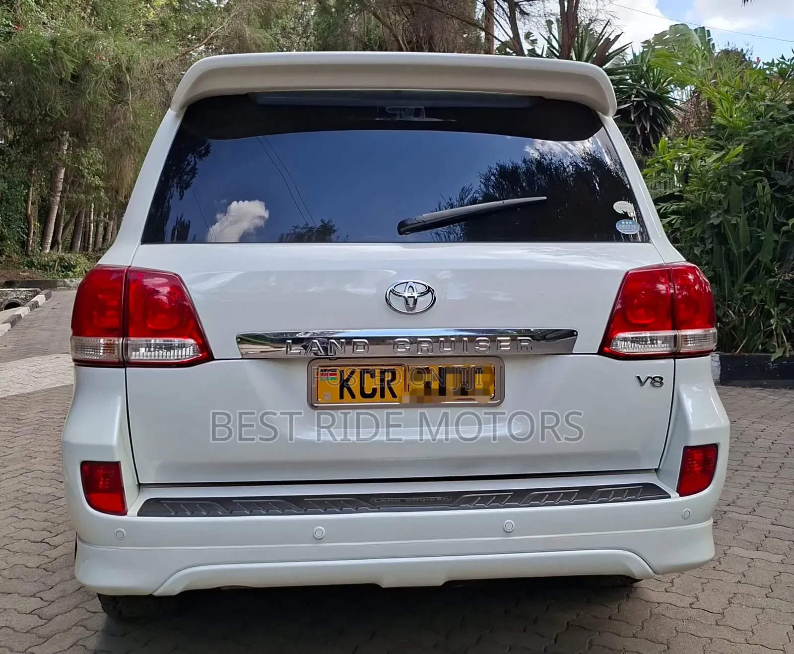 Toyota Land Cruiser 4.6 V8 ZX 2011 White