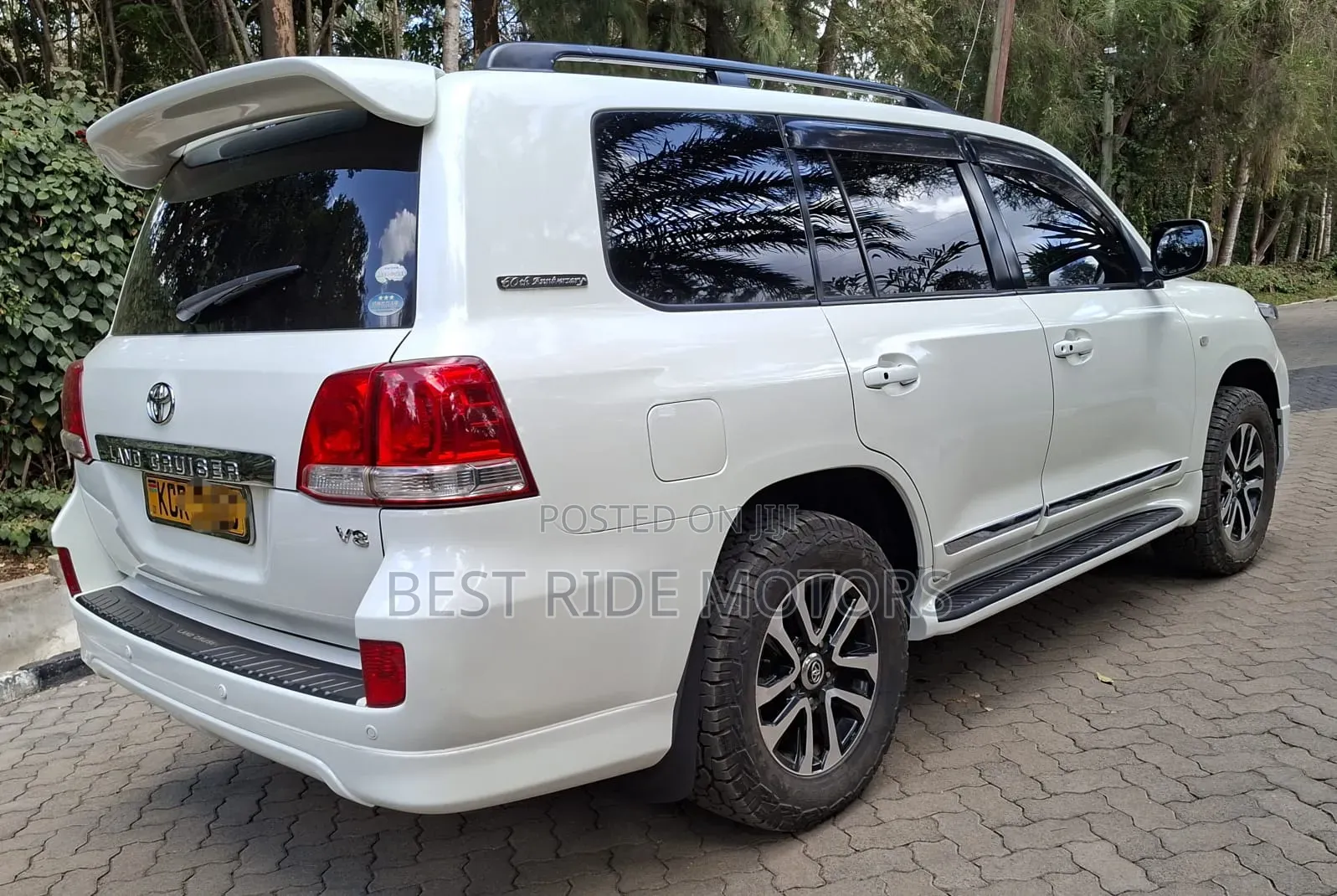 Toyota Land Cruiser 4.6 V8 ZX 2011 White