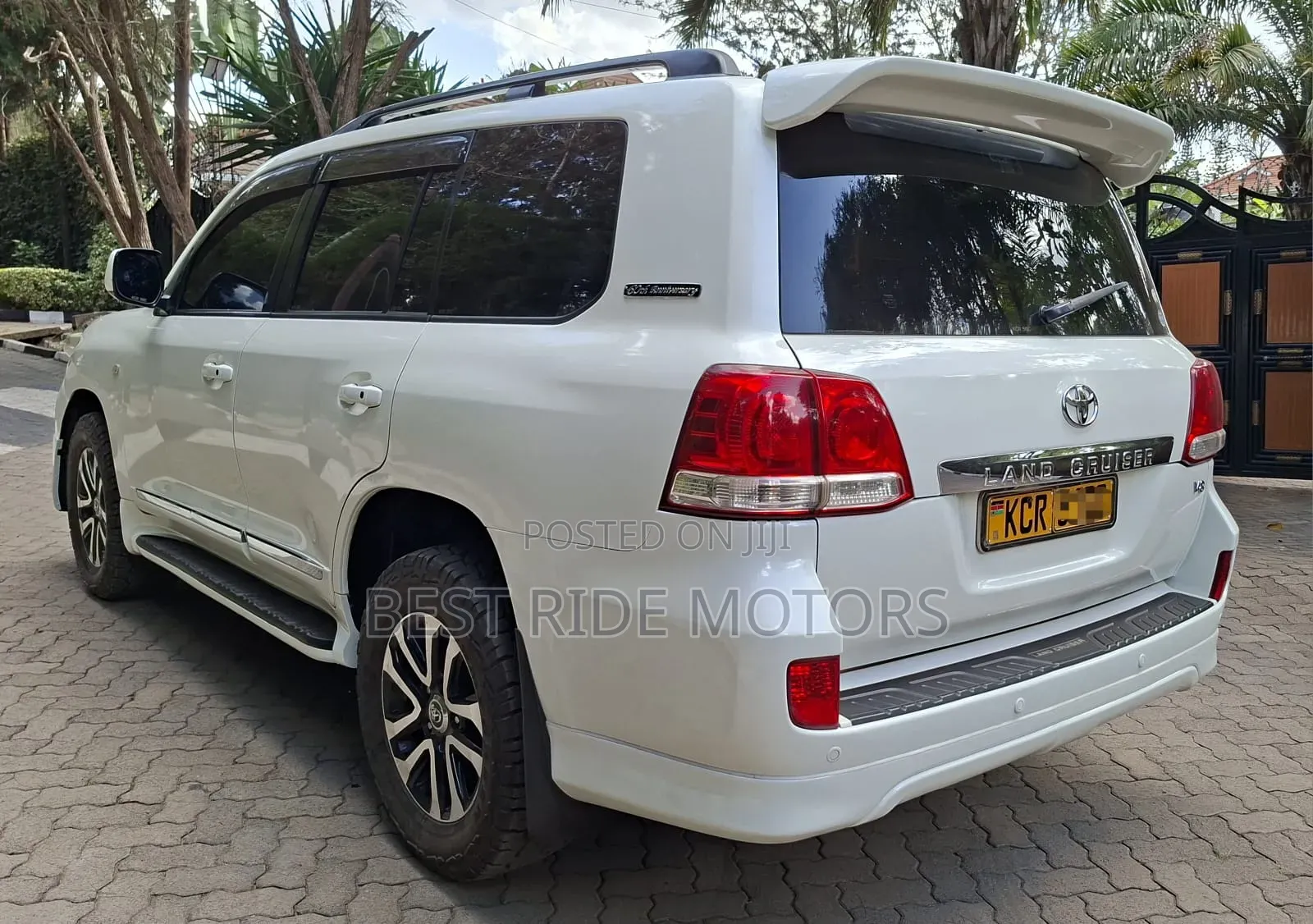Toyota Land Cruiser 4.6 V8 ZX 2011 White