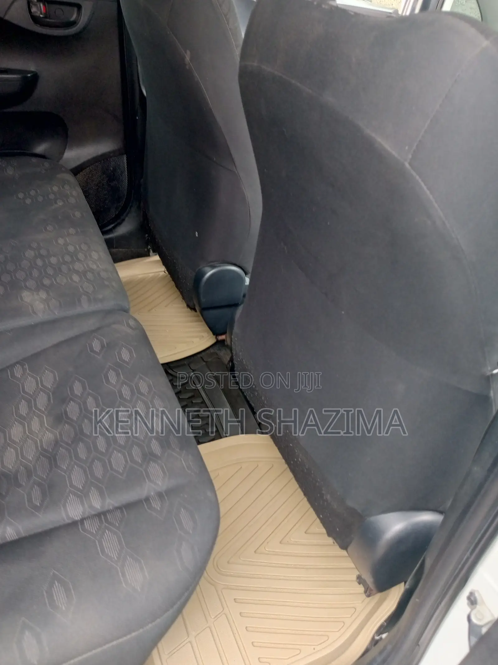 Toyota Ractis 1.3 FWD 2013 White