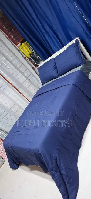 *Cotton Comforter Duvets*
Size:6×7
1Duvet
2pillowcases