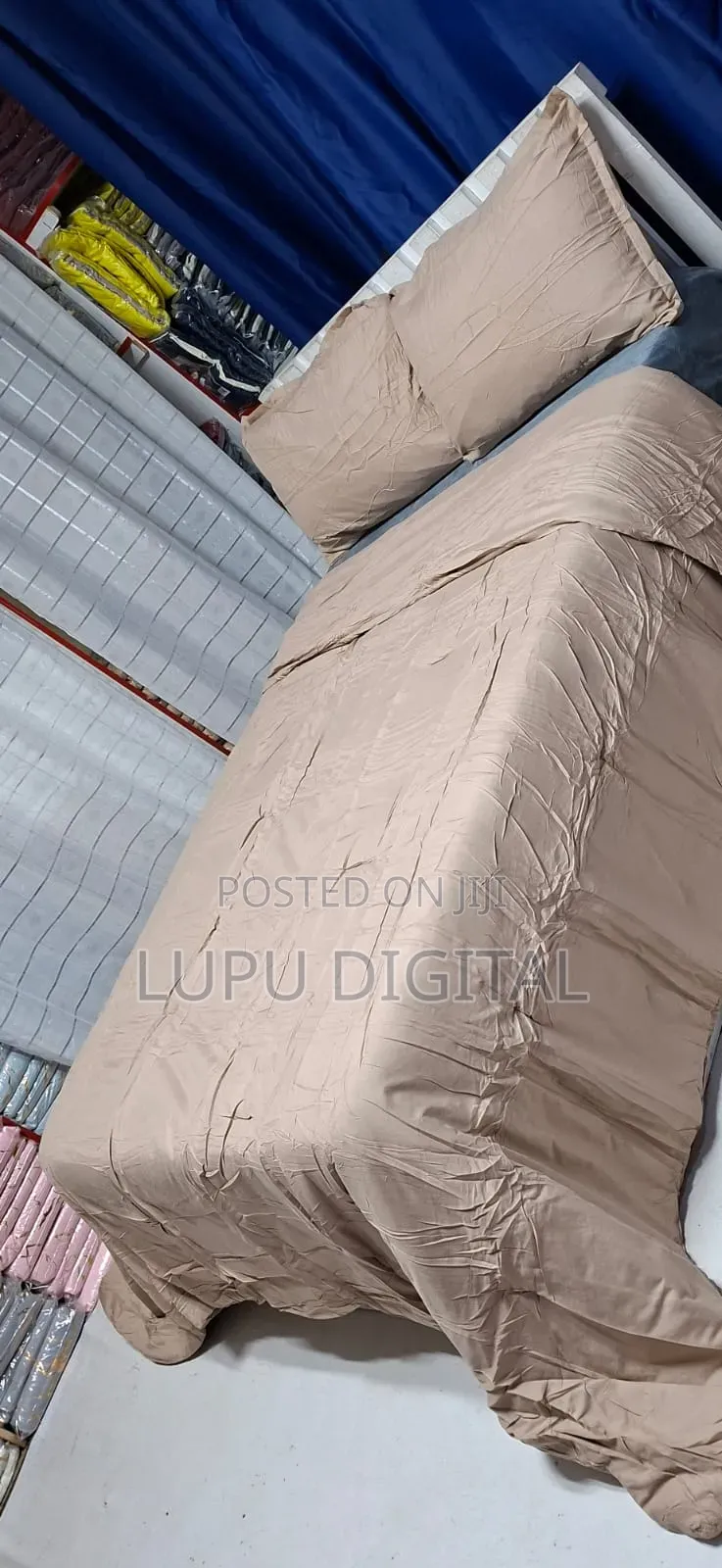 *Cotton Comforter Duvets*
Size:6×7
1Duvet
2pillowcases