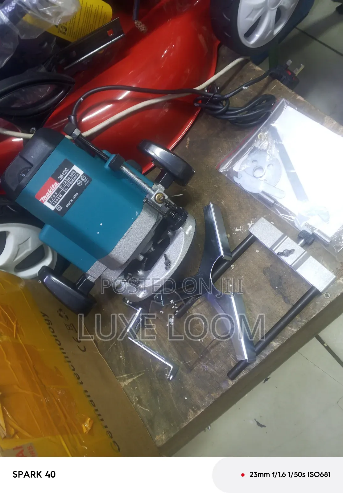 Makita 1600watts Wood Router