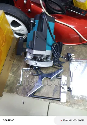 Makita 1600watts Wood Router
