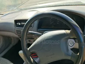 Toyota Corolla 2001 White