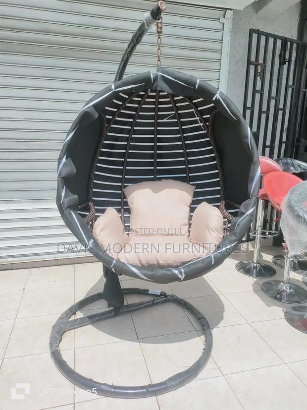 Hugging Egg Chair With Stand