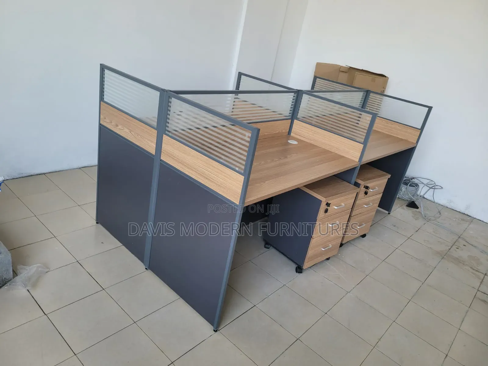 4-Seater Office Workstation Cluster