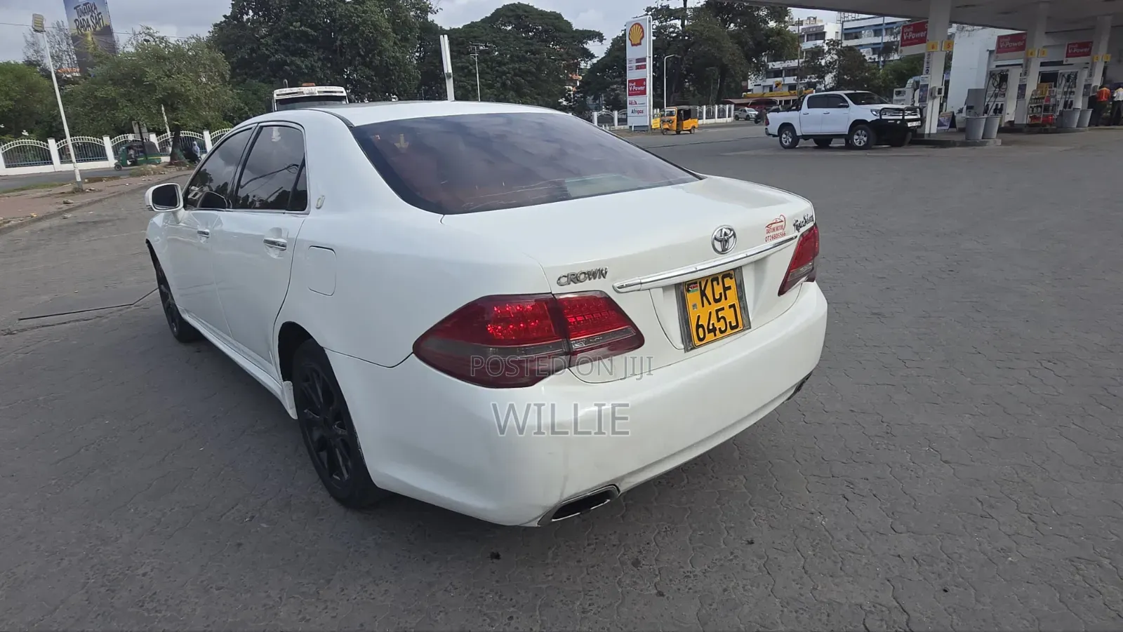 Toyota Crown 2009 White