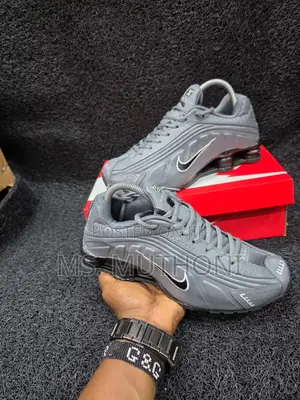 The Nike Shox R4 Sneaker Series Size 40-45