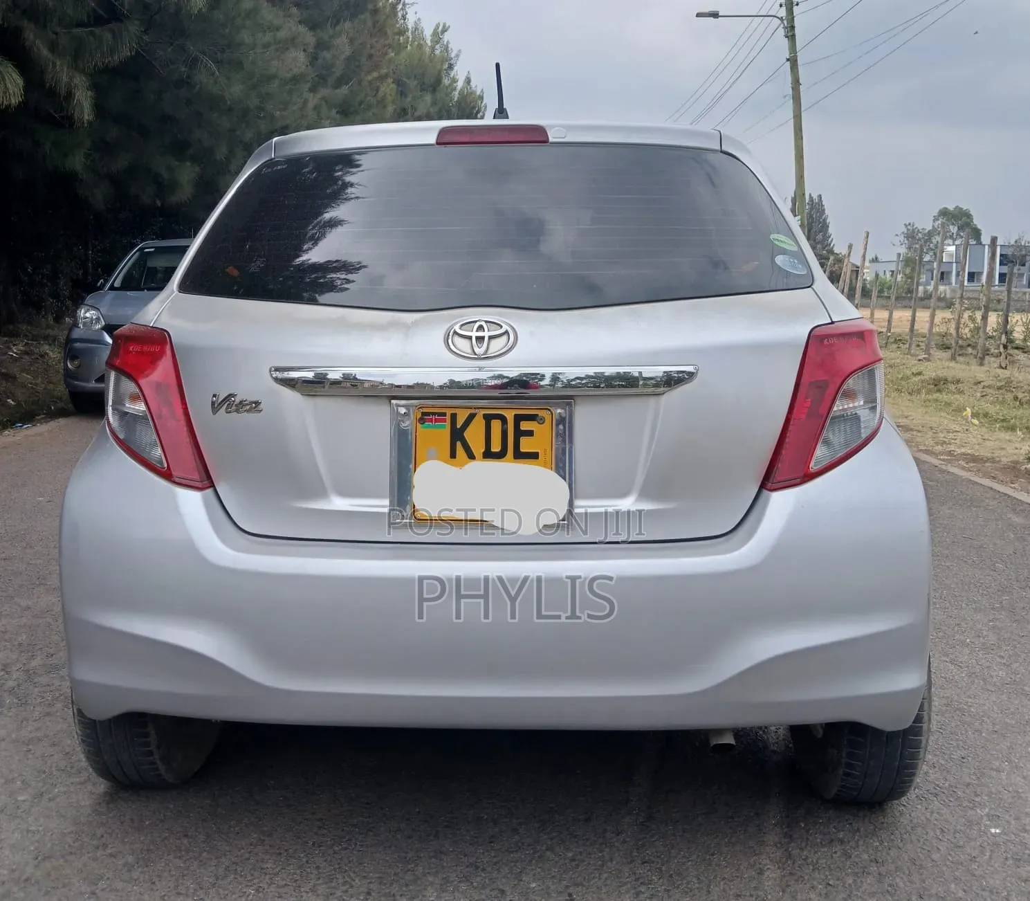 Toyota Vitz 2014 Silver