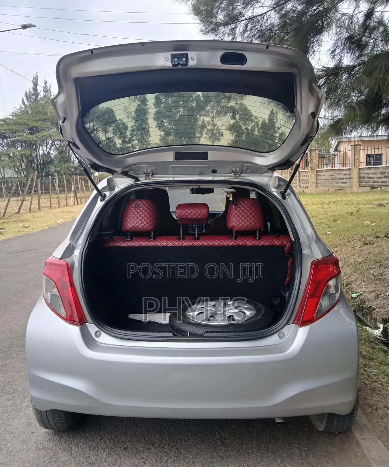 Toyota Vitz 2014 Silver