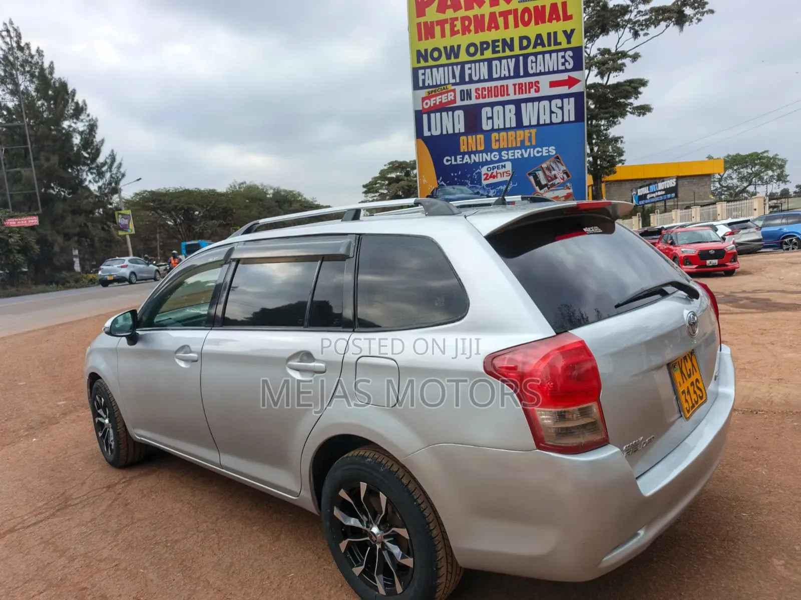 Toyota Corolla Fielder 2011 Silver
