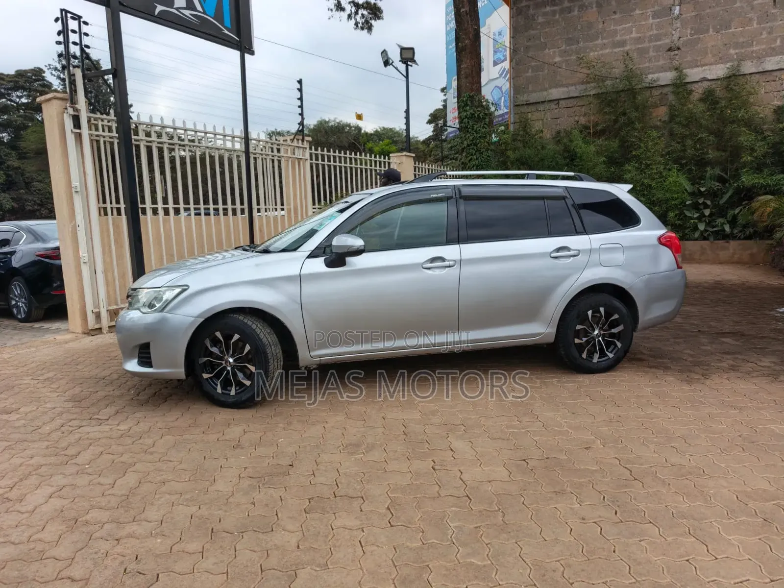 Toyota Corolla Fielder 2011 Silver
