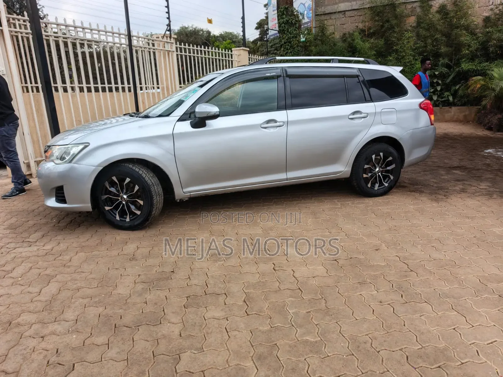 Toyota Corolla Fielder 2011 Silver