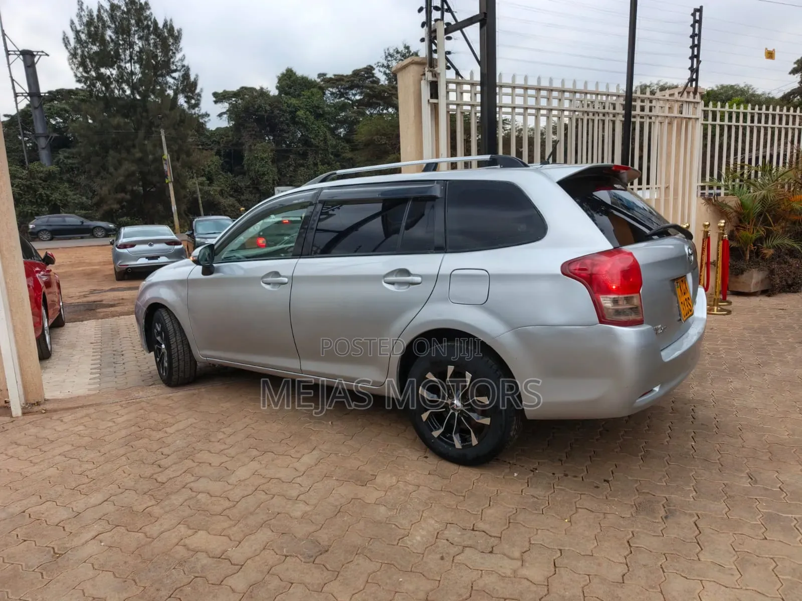 Toyota Corolla Fielder 2011 Silver