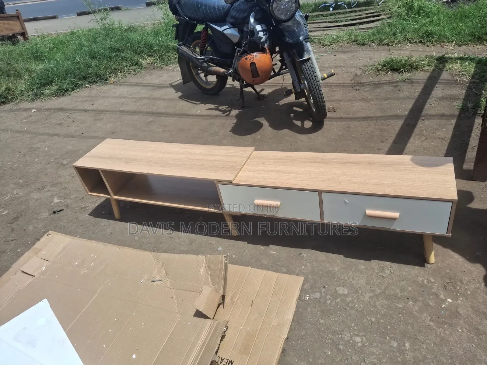 Modern Extendable TV Stand
