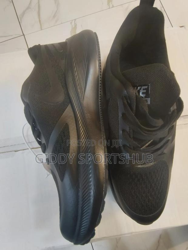 Zoom Running Shoes - thumbnail 2