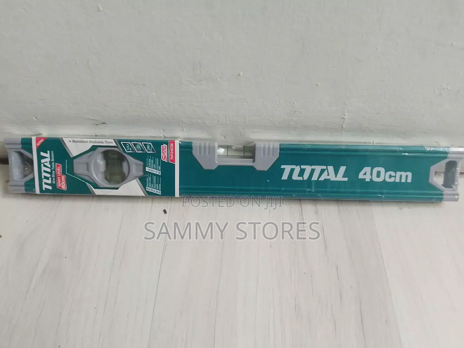 TOTAL 400mm Aluminium Bubble Level –Professional Hand Tool