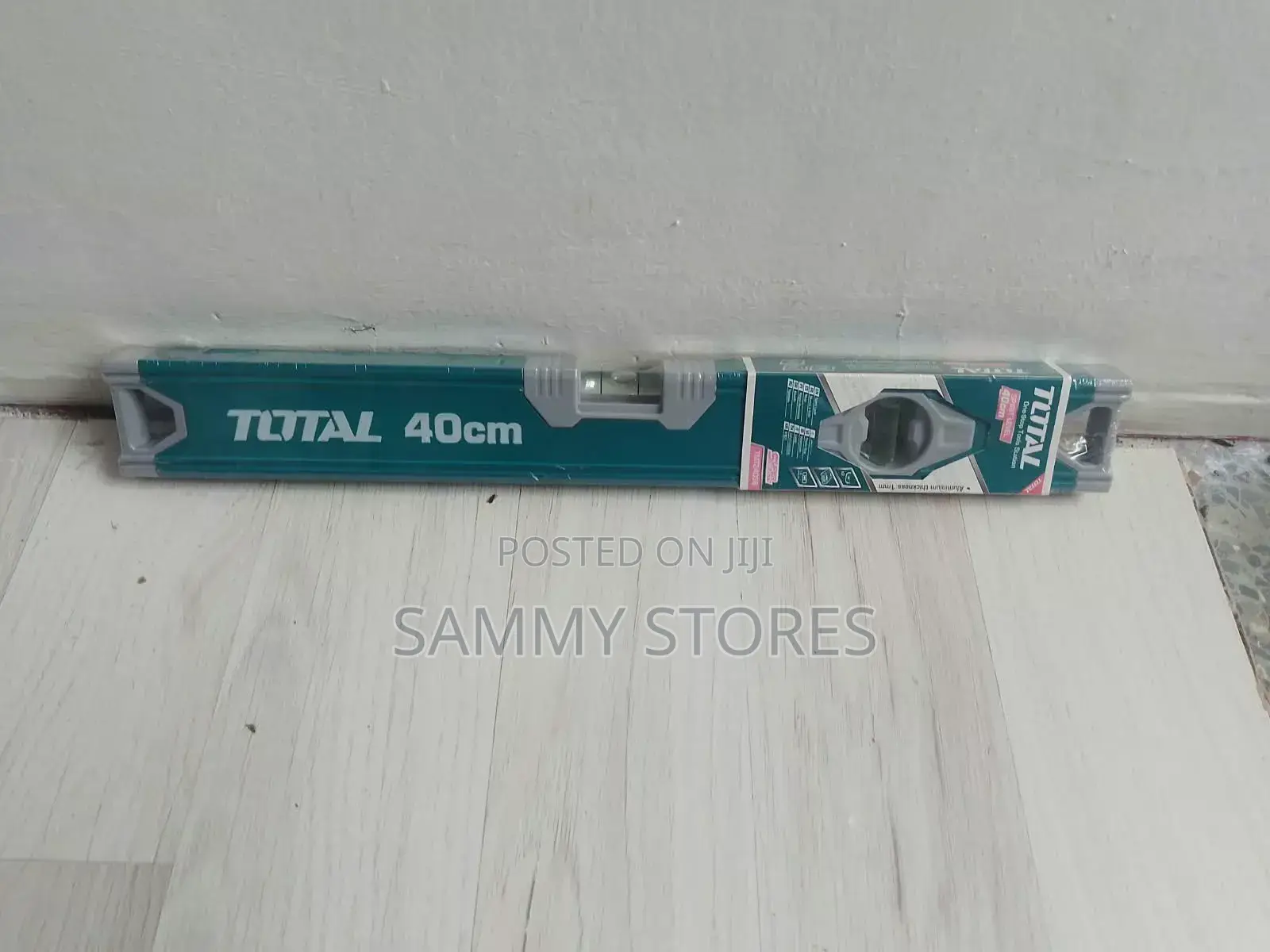 TOTAL 400mm Spirit Level – Accurate Bubble Level for Construction Work