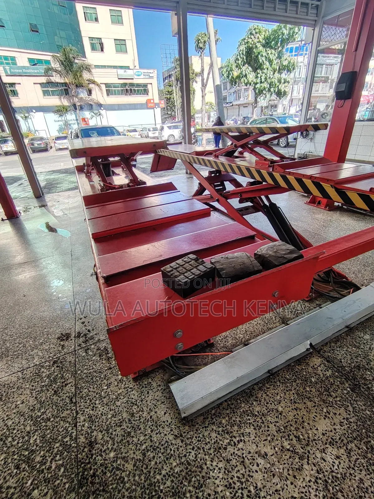 Vehicle Inspections and Diagnostic Service Big Scissor Carlift Machine