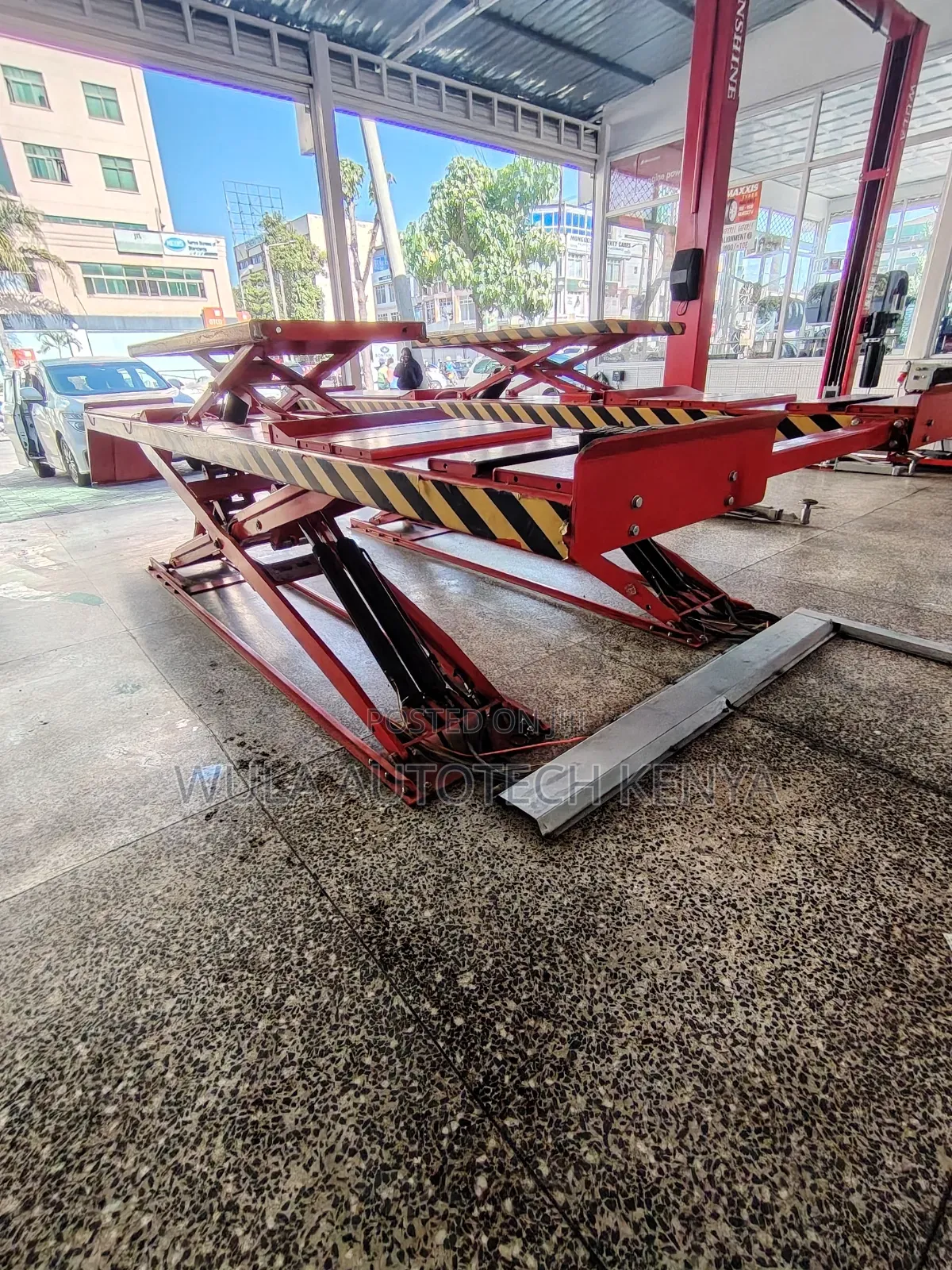 Vehicle Inspections and Diagnostic Service Big Scissor Carlift Machine