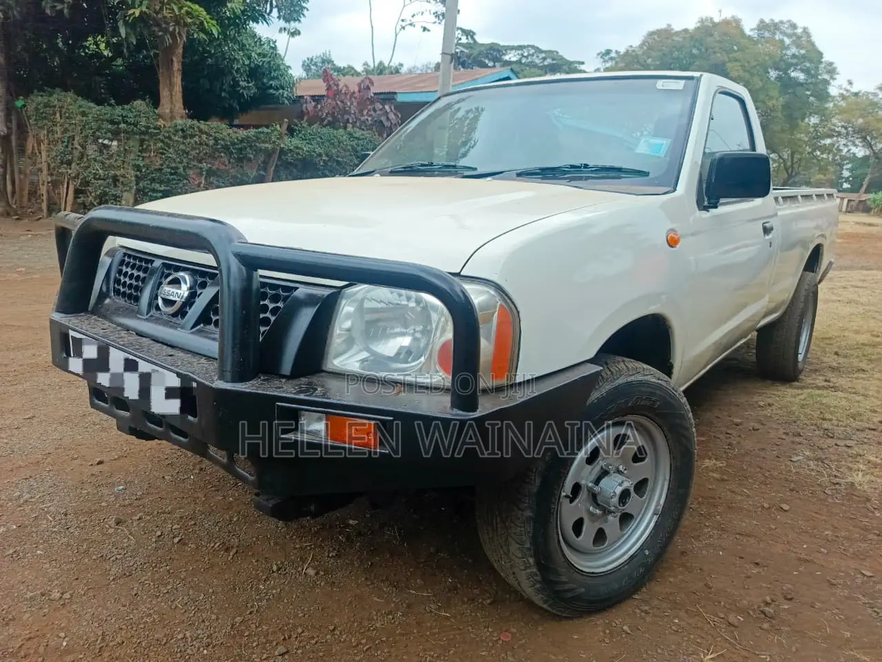 Nissan Hardbody 2015 White