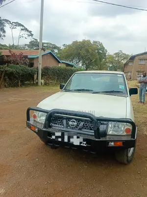 Nissan Hardbody 2015 White