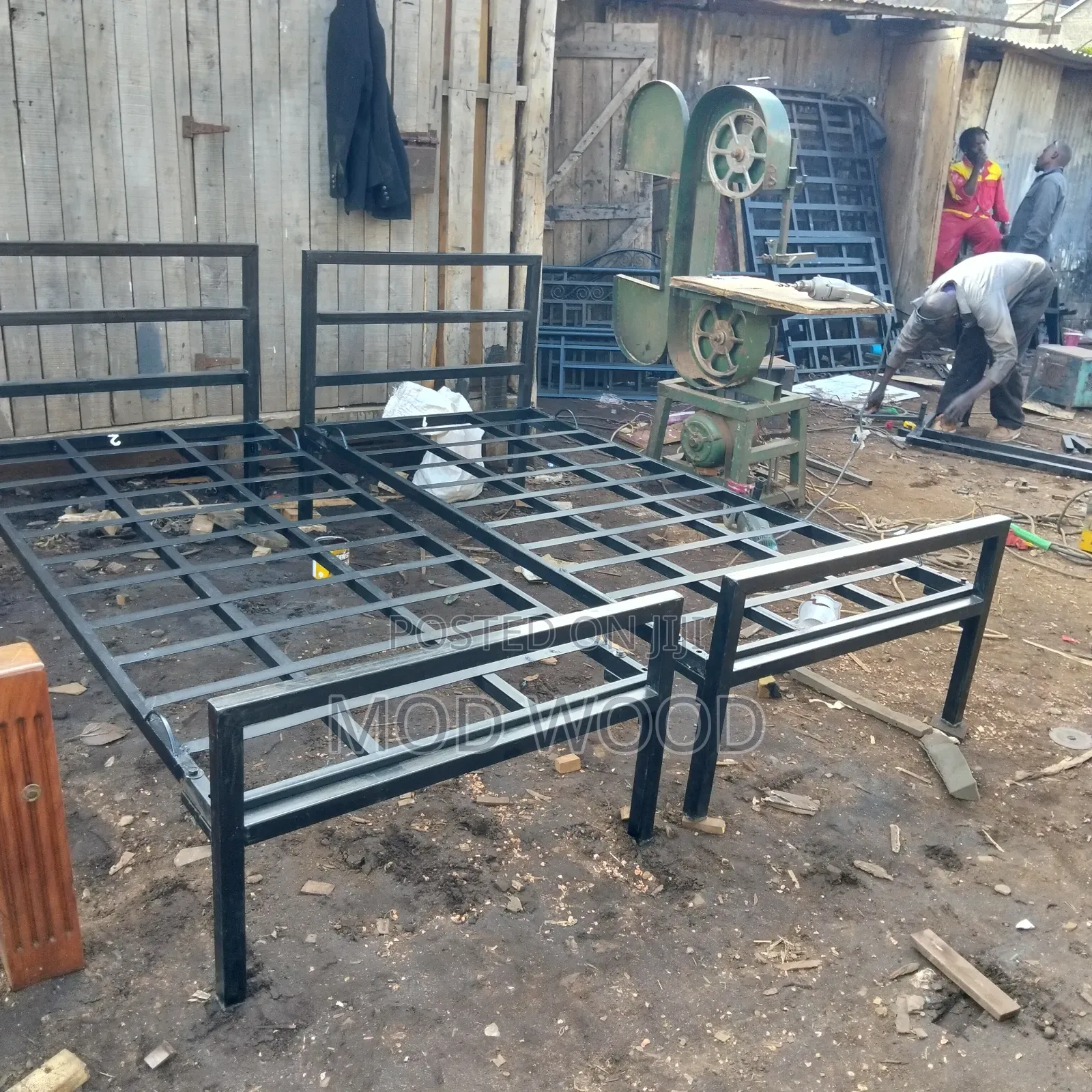 Modern Minimalist Black Metal Bed Frame
