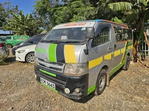 Toyota HiAce 2012 Silver