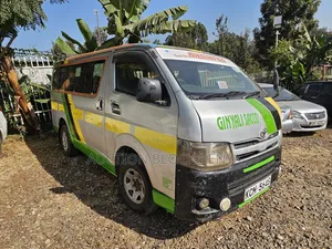 Toyota HiAce 2012 Silver