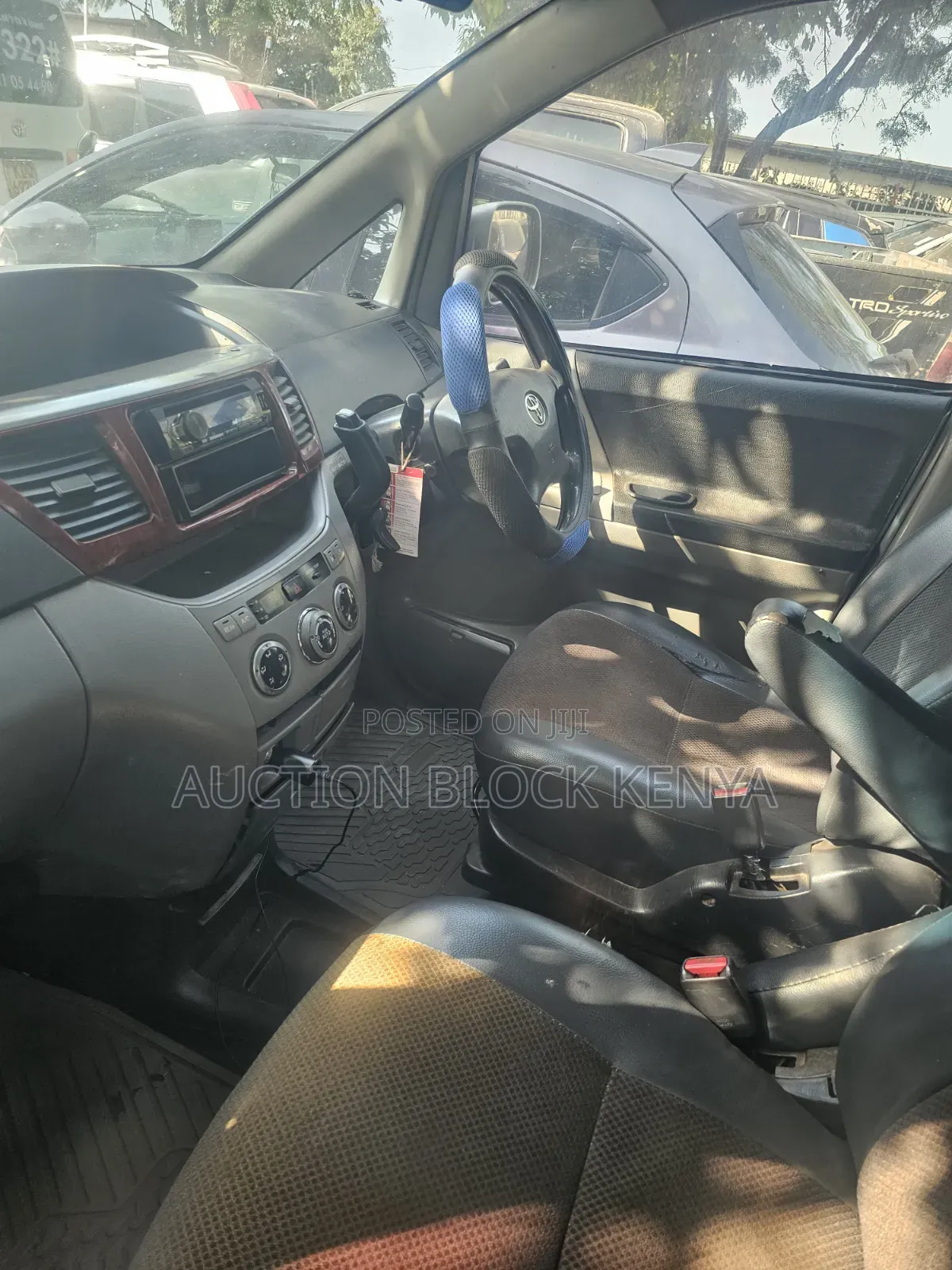 Toyota Noah 2005 Silver