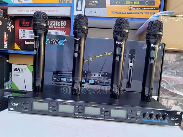 BNK IS 40 UHF 4-Channel Wireless Microphone