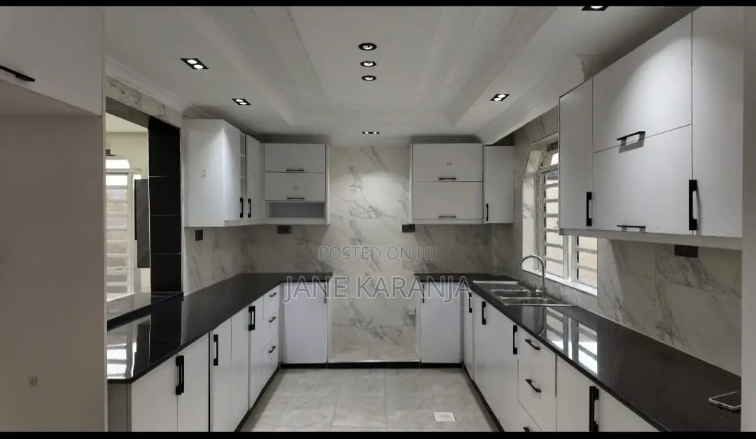 4bdrm Mansion in Salama, Makongeni / Thika for sale