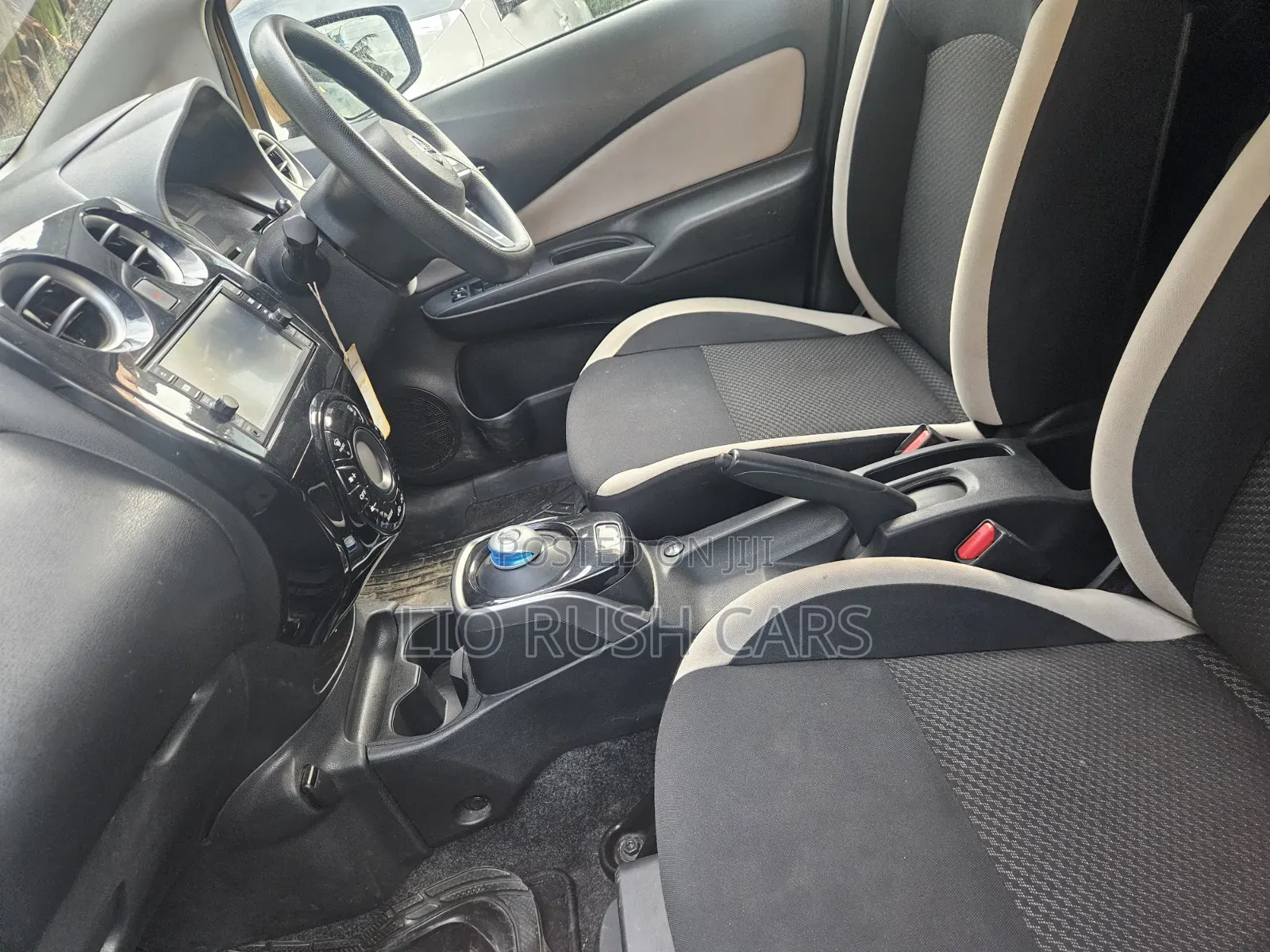 Nissan Note 2018 Gold