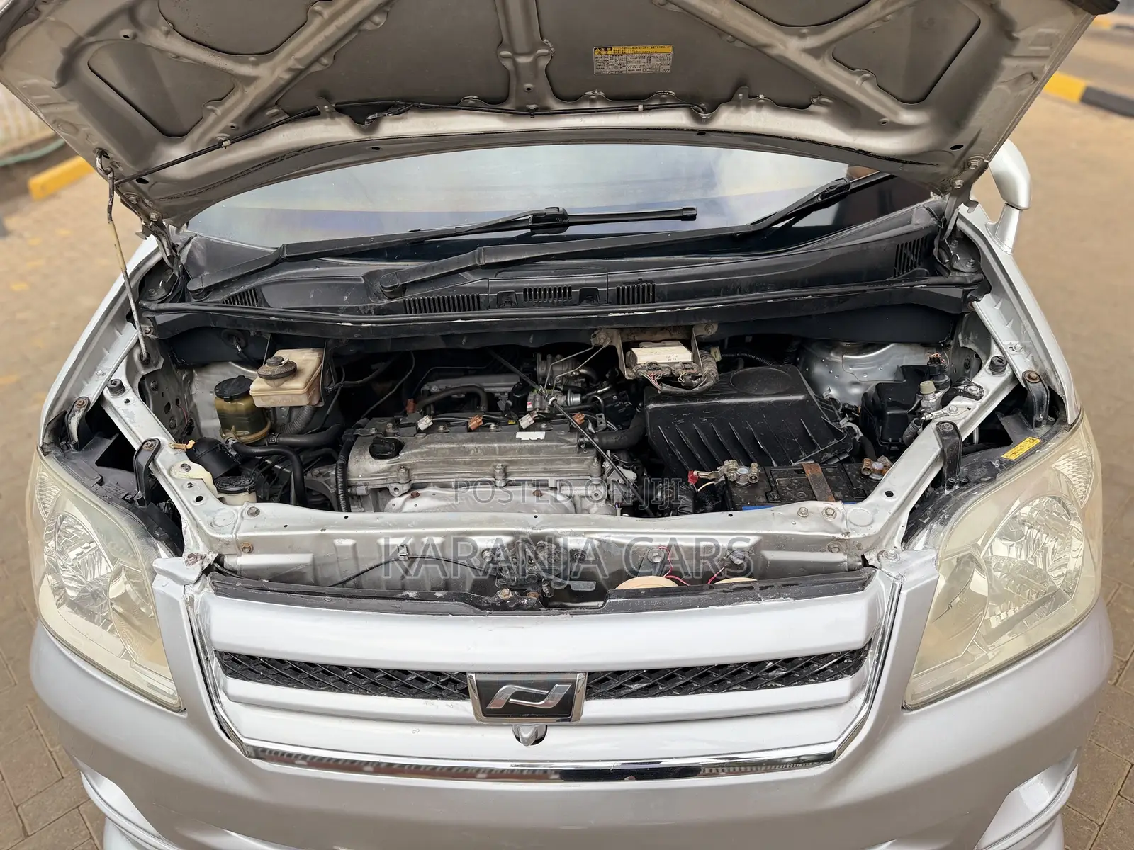 Toyota Noah 2.0 FWD (8 Seater) 2006 Silver