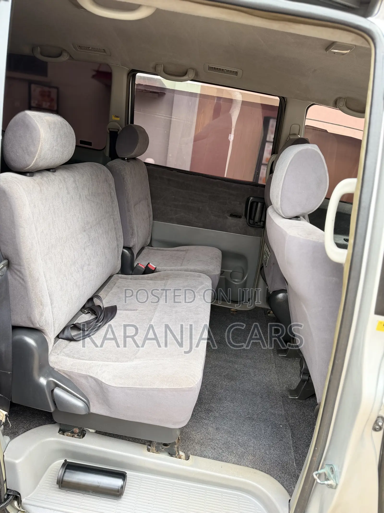 Toyota Noah 2.0 FWD (8 Seater) 2006 Silver