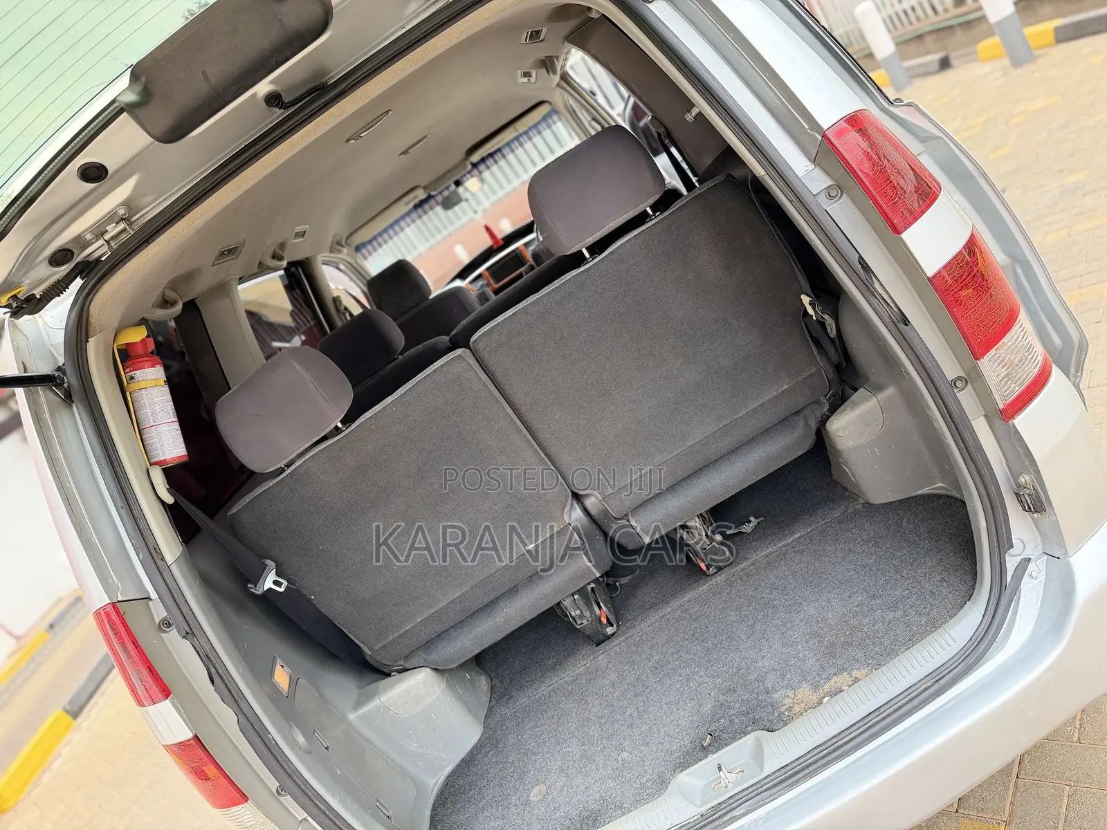 Toyota Noah 2.0 FWD (8 Seater) 2006 Silver