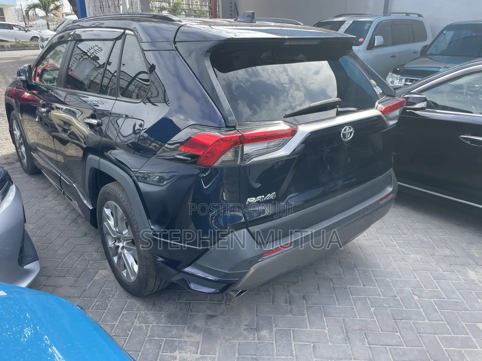 Toyota RAV4 Limited AWD 2020 Blue