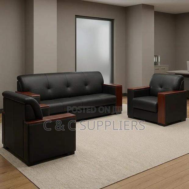 5-Seater Leather Sofa With Wood Armrest. - thumbnail 2