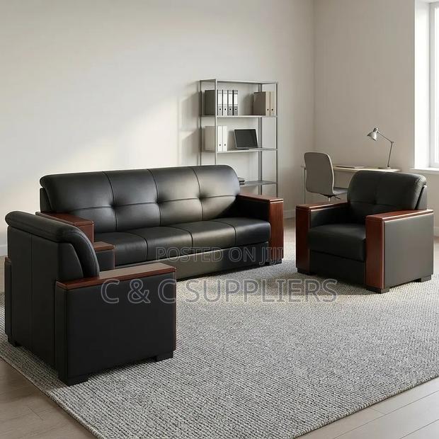 5-Seater Leather Sofa With Wood Armrest. - thumbnail 3