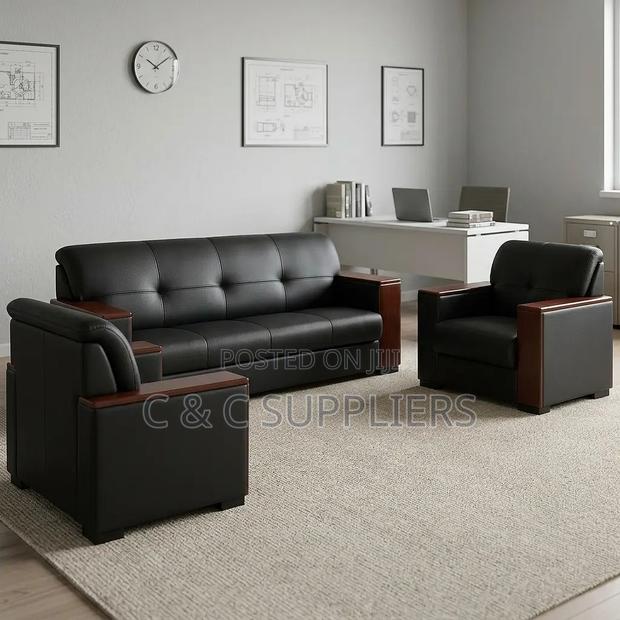 5-Seater Leather Sofa With Wood Armrest. - thumbnail 4