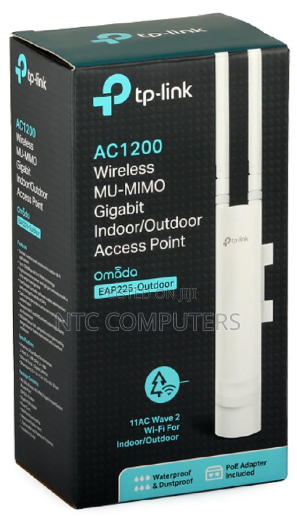 TP-Link EAP225- AC1200 Wireless Gigabit Indoor/Outdoor Access Point