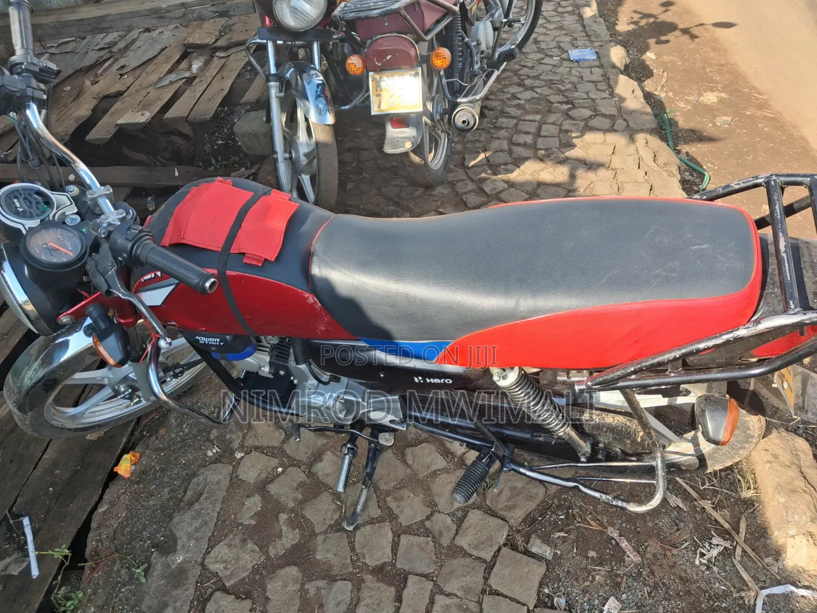 Hero Hunter 100 2022 Red