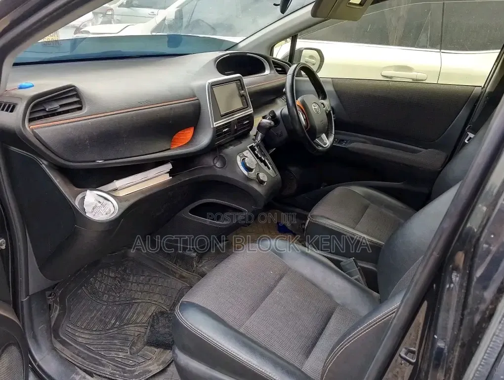 Toyota Sienta 2018 Black
