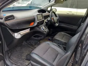Toyota Sienta 2018 Black